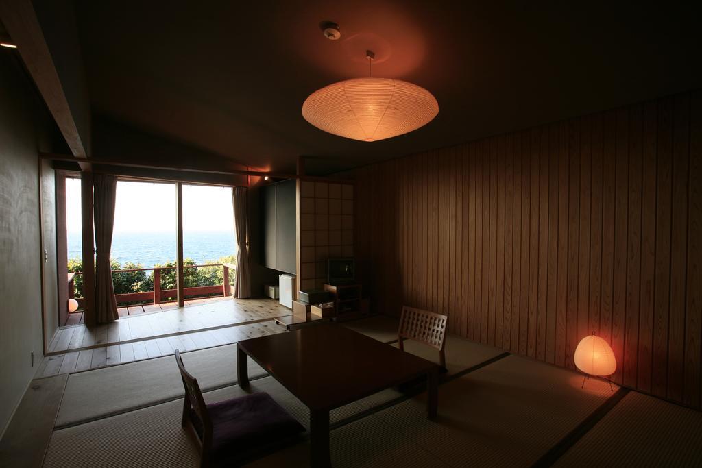 Отель Umitsubaki Hayama Asaragi Номер фото